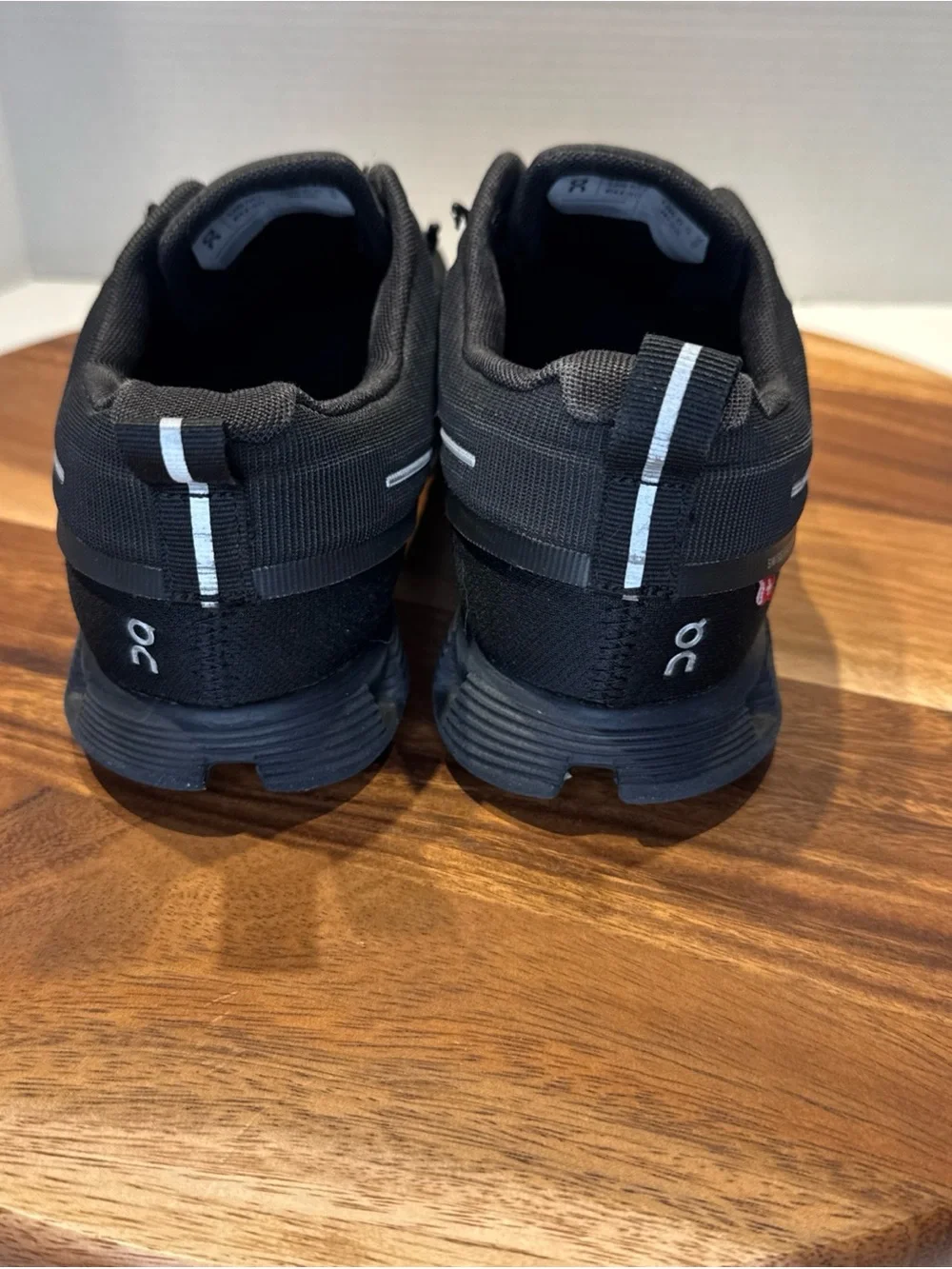 On Cloud Cloudventure Waterproof Men’s Size 7 Running Shoes Black Trail Sneakers